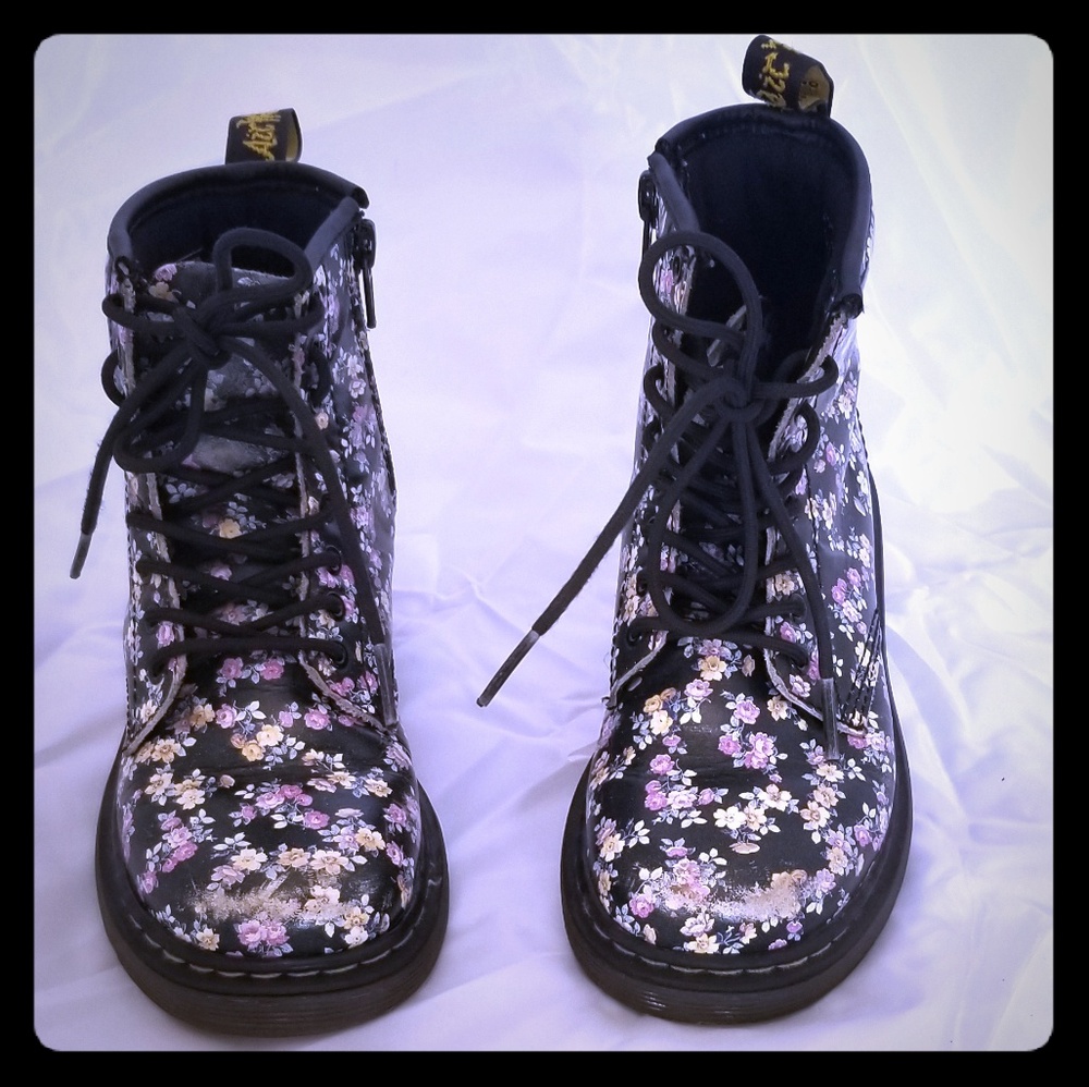 Kids Dr.Martens Boots